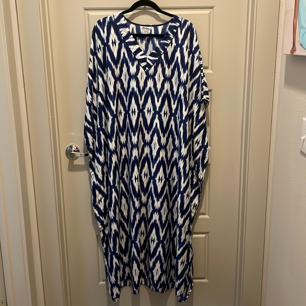 Caftan, flowing gown, super light weight and versatile